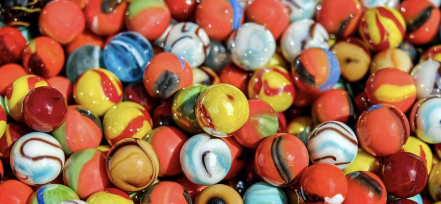 Different types of marbles that can be used to race.