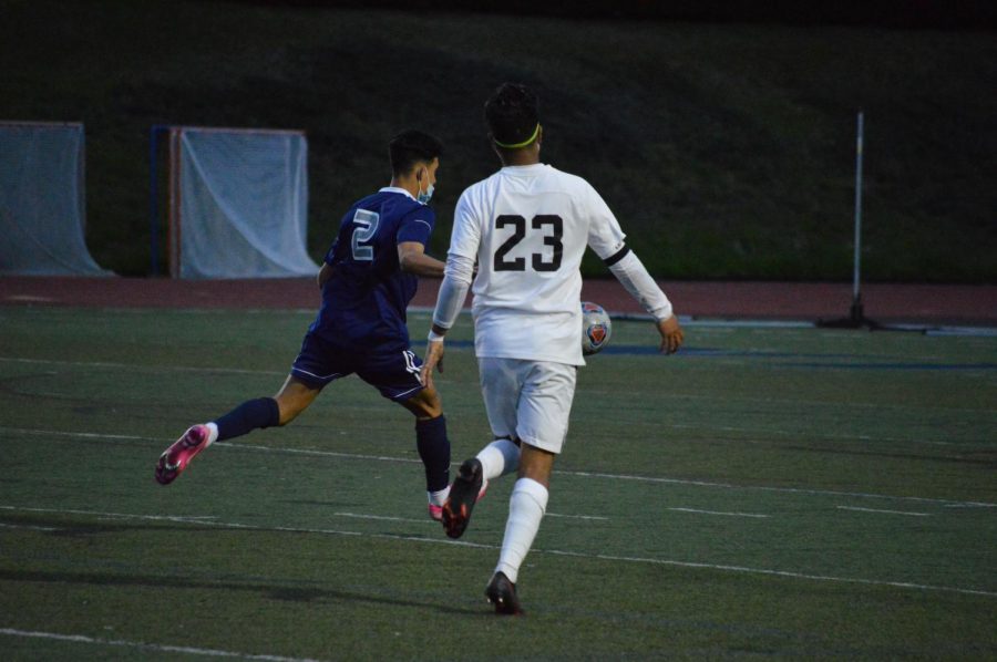 Jesus Loeza fights hard for a challenge, ties 1-1 with Willamette. This marks the end of the year for the Cats.