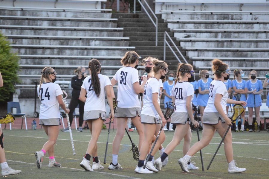 The+WHS+girls+lacrosse+team+faced+off+against+Oregon+Episcopal+School.+They+were+turned+back+in+an+11-5+deficit.