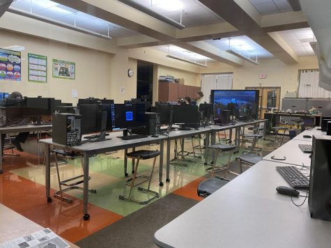 Mr. Ecksteins computer science class. Each students gets to learn on their own computer from the computer lab.