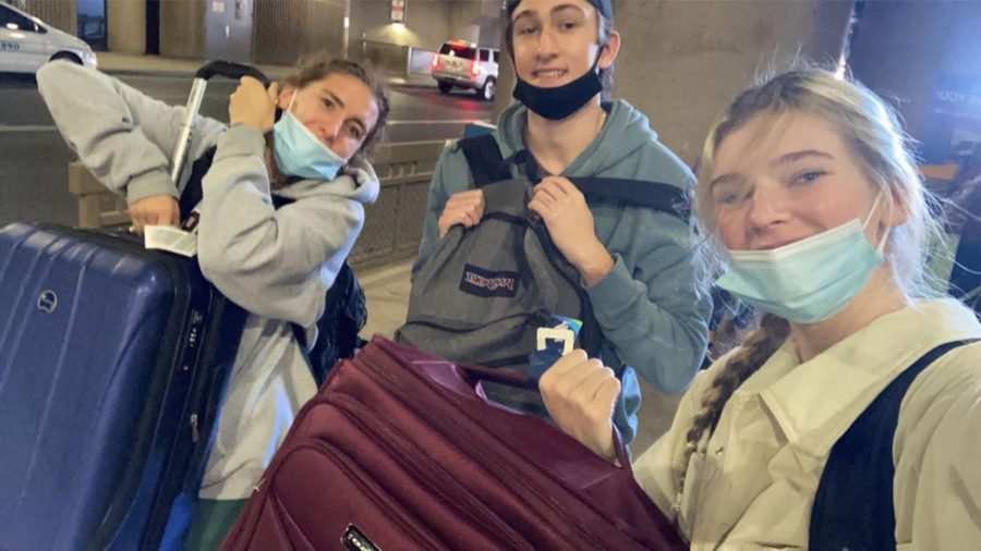 Hannah Kelso, Jeven Lundberg, and Gabby Prusse arrive at the Pheonix Airport. From there they were guided by the Discover tour staff members.