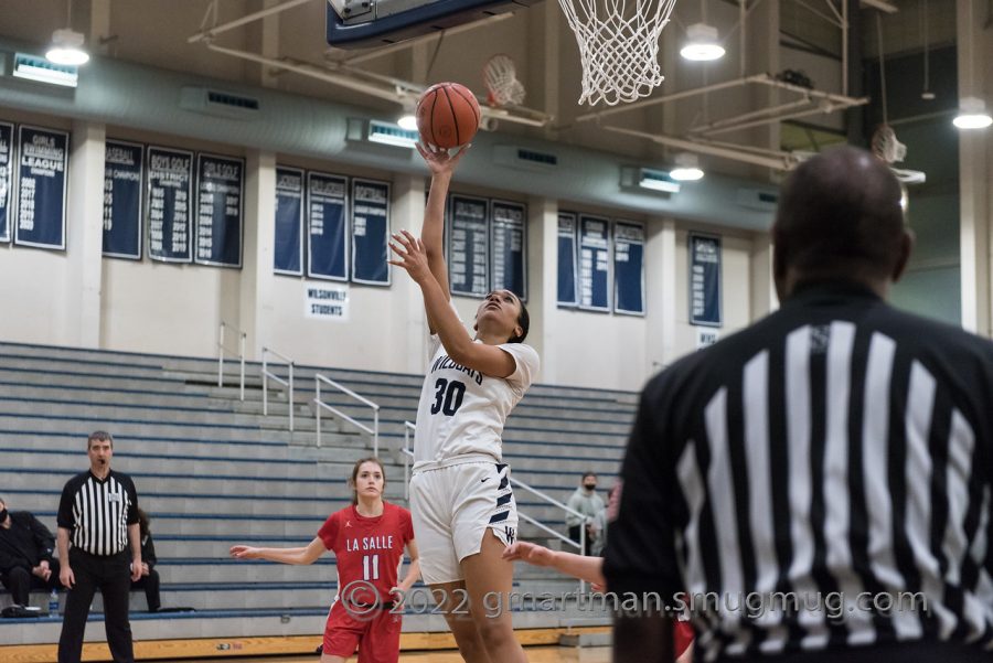 Zoey Davis dominates La Salle with 17 points in a Wilsonville win.