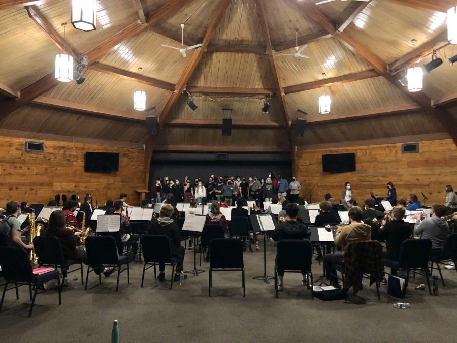 Band+and+orchestra+practiced+with+choir+during+retreat+in+Canby.+They+are+excited+to+collaborate+with+choir+again+this+year.+