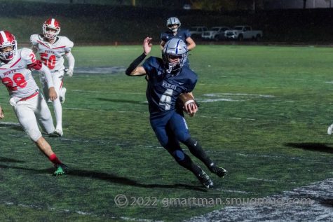 Senior wide receiver Cooper Hiday tip toes down the sideline. Wilsonville plays Bend in the Semifinals at Barlow November 18th at 7:00 PM.