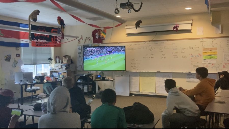 Students+watch+the+hooking+Saudia+Arabia+vs+Mexico+game+during+lunch+in+Mr.+Canales+class.+The+game+would+end+in+a+2-1+win+to+Mexico.