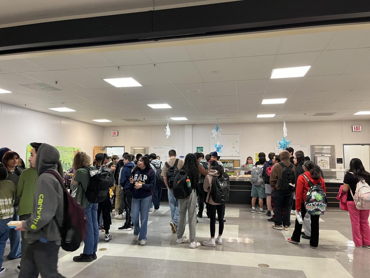 Wilsonville High School students flock to the cafeteria to grab lunch. Opinions vary on whether or not that food is fire.