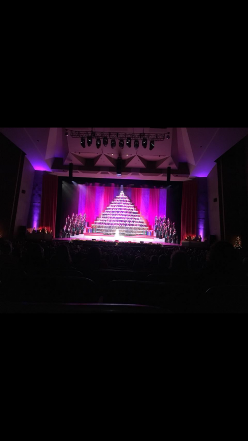 Wilsonville choir perform at the singing Christmas tree