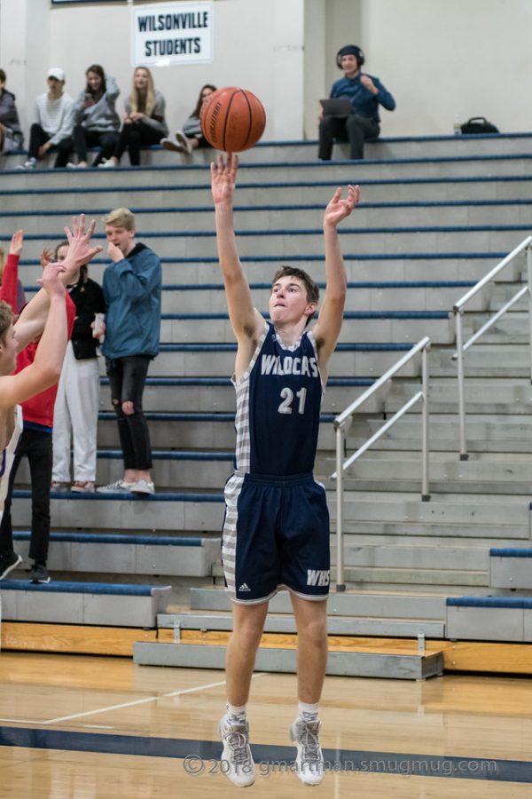 Andrew Classen shoots the 3 from the corner