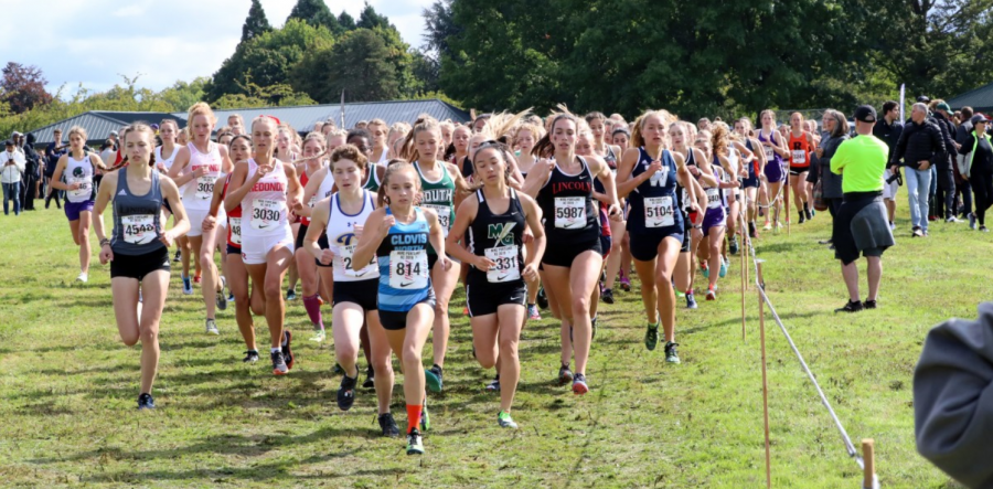 Pictured above is Sam Prusse in the first hundred-meters of the Girls' Division 1 Varsity Race.