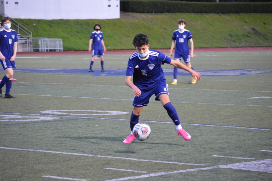 Jesus Loeza controls the ball late in the second half.