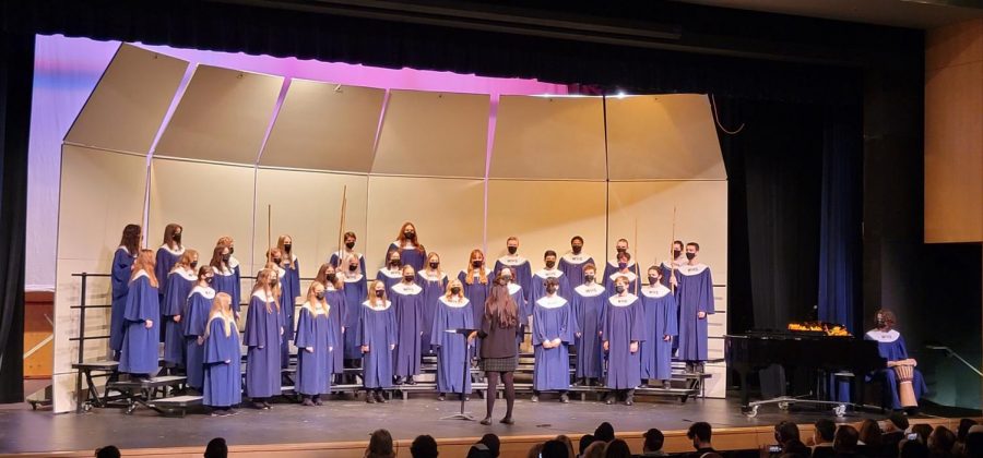 The Symphonic Choir preforming Ka Hia Manu.