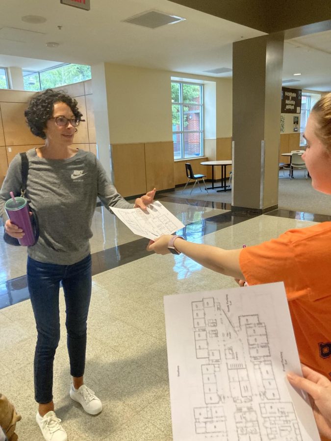 Link Crew Leaders help to guide parents during Curriculum Night. This was the first in-person Curriculum Night in three years. 