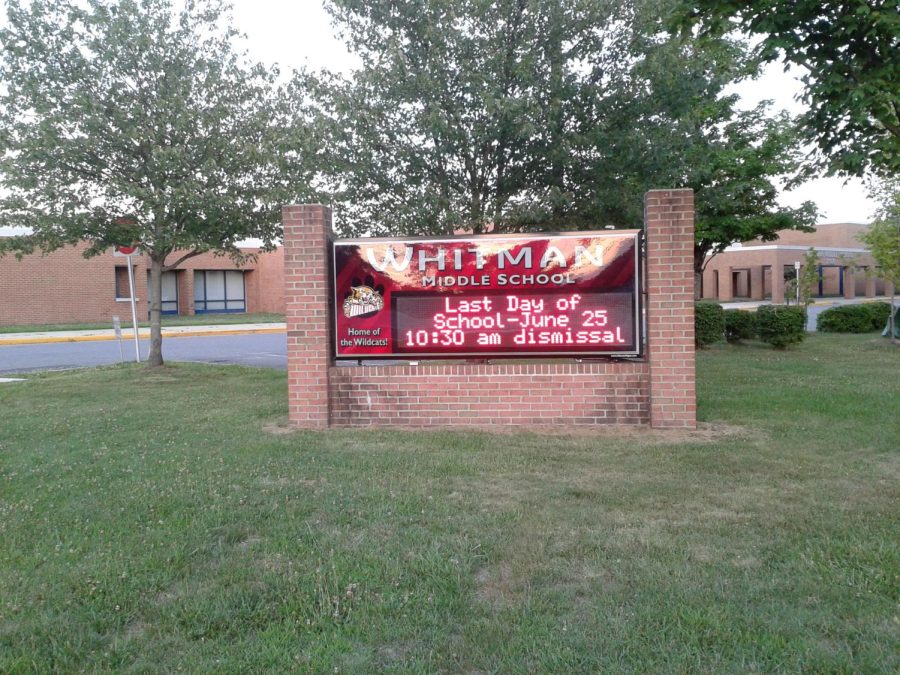 One school wishes their students a good break.
Schools all across the country take a summer vacation.