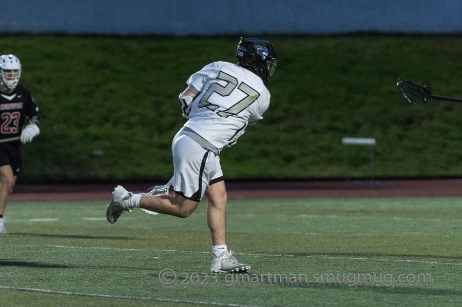 Men's varsity lacrosse scores massive win against Tigard: league season