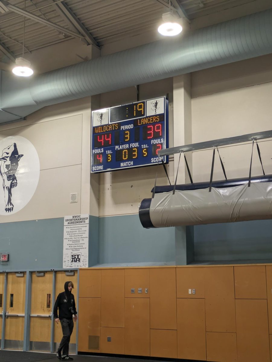 At the end of the 3rd quarter, Wilsonville's lead is cut in half to just 5 points. The Wildcats will need a big 4th quarter if they want to protect their unbeaten 3-0 record.