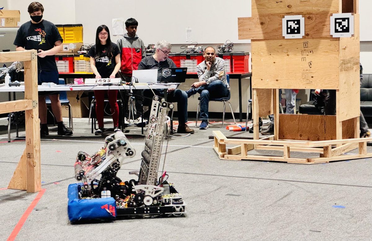 During this year's recent freshmen club/extracurricular orientation, robotics team members appeared to demonstrate and teach incoming students about the high school program. Robots were on display, emphasizing the amazing creations by the work of robotics engineers. 