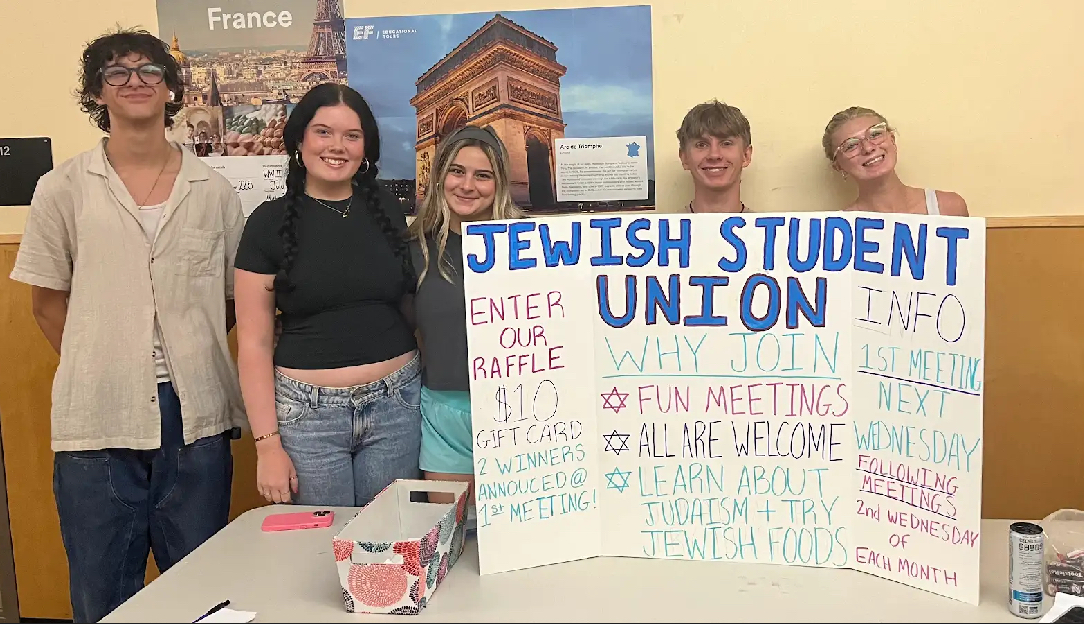 Jewish Student Union kicks off the school year by inviting others to join their club. Student-run, this group most likely consists of many Wilsonville peers.