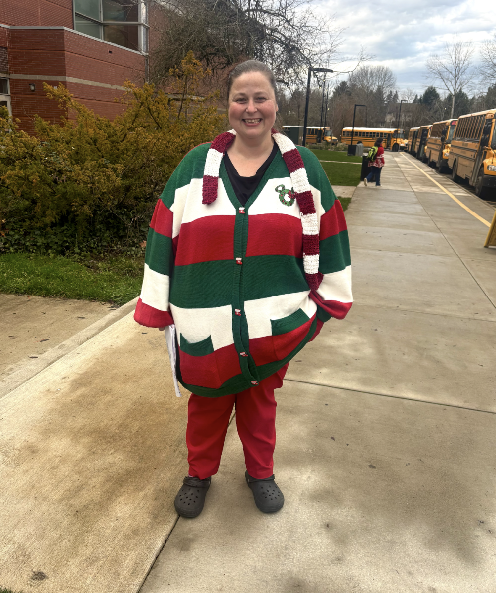 Staff worker says her last goodbyes to students before winter break! She is now looking forward to making Christmas cookies, driving around and adoring Christmas lights. Overall, she aims to enjoy a stress-free break with her family!