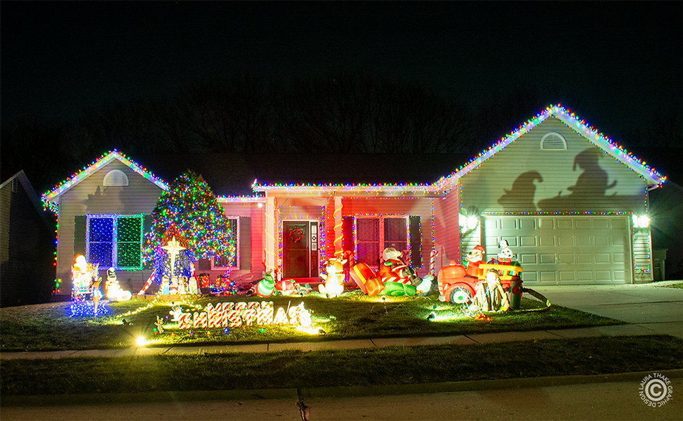 How to feature inflatables with your Christmas lights